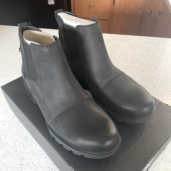Sorel Shoes - Sorel Black Waterproof Chelsie Boot Sz 7.5 - New
